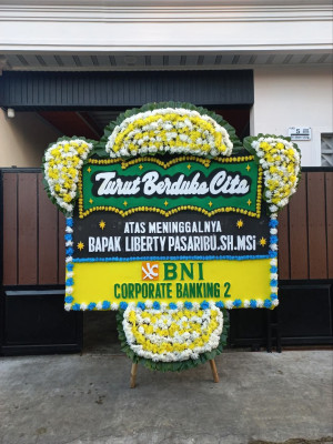 Papan Bunga Duka di Kampung Tangah