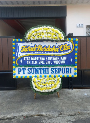 Papan Bunga Duka di Kampung Tangah
