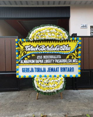 Papan Bunga Duka di Kampung Tangah