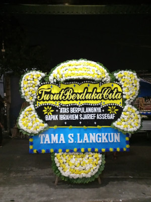 Papan Bunga Duka di Kampung Tangah