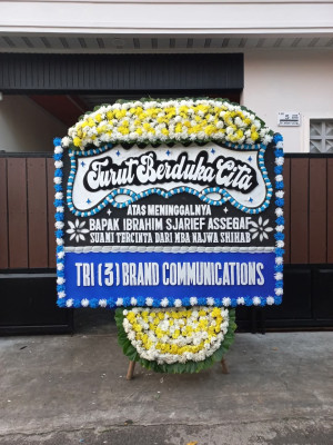 Papan Bunga Duka di Kampung Tangah
